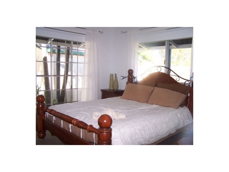 85 Kingfisher, Toogoom QLD 4655