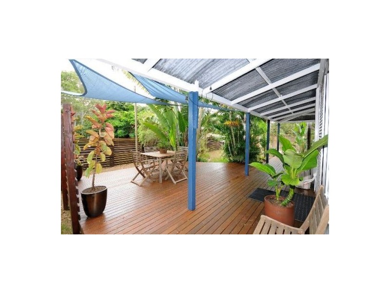 85 Kingfisher, Toogoom QLD 4655