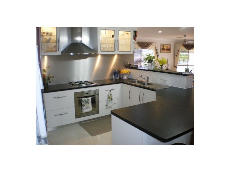 5 Cockatiel Ct., Dundowran Beach QLD 4655