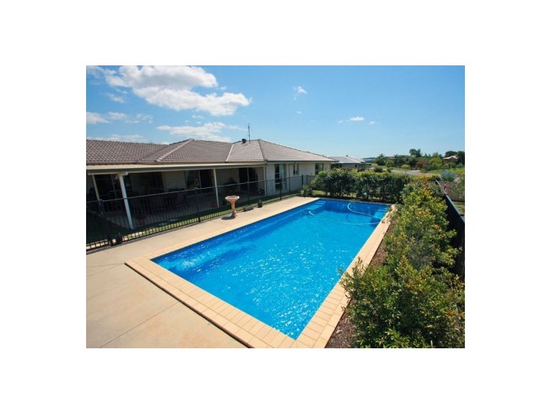 2 Schooner Rise, River Heads QLD 4655