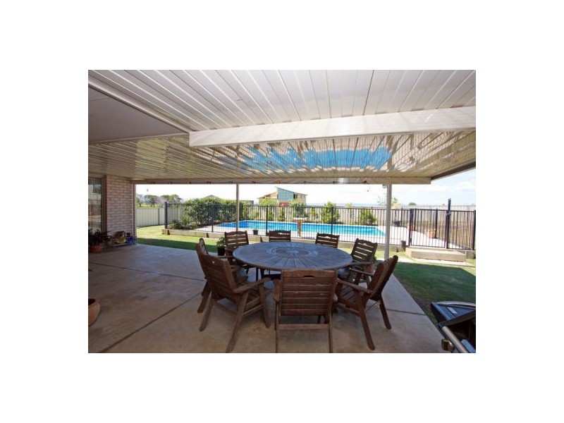 2 Schooner Rise, River Heads QLD 4655