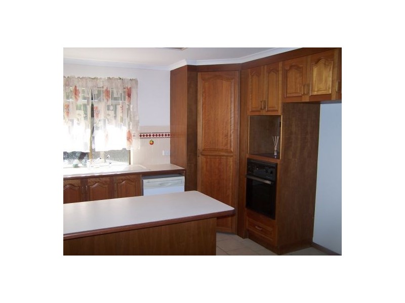 1 Hughes Rd, Wondunna QLD 4655