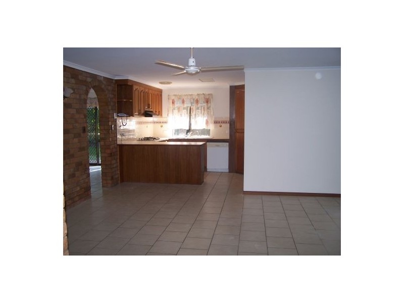 1 Hughes Rd, Wondunna QLD 4655