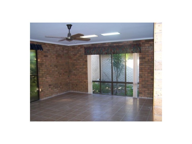 1 Hughes Rd, Wondunna QLD 4655