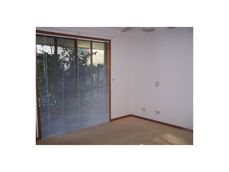 1 Hughes Rd, Wondunna QLD 4655