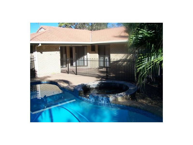 1 Hughes Rd, Wondunna QLD 4655