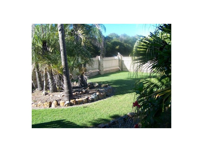 1 Hughes Rd, Wondunna QLD 4655