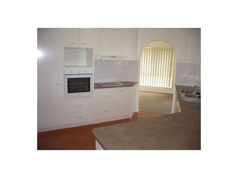 20 Archer Drive, Point Vernon QLD 4655