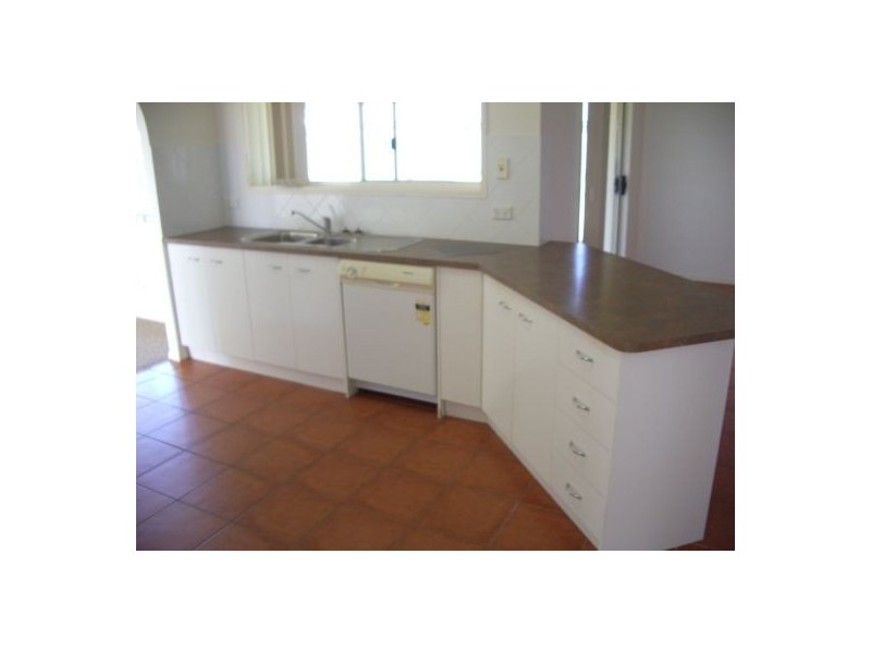 20 Archer Drive, Point Vernon QLD 4655