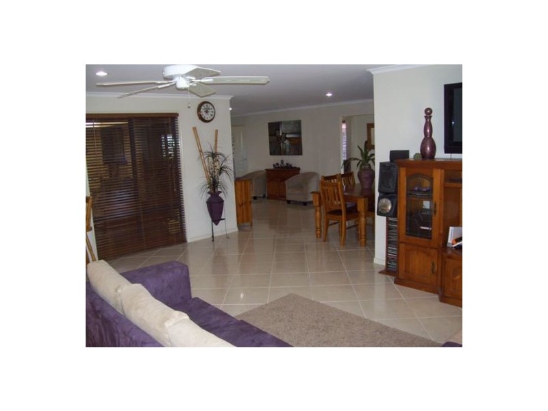 15 Lakeridge Dr, Dundowran QLD 4655