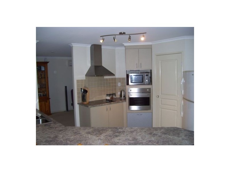 15 Lakeridge Dr, Dundowran QLD 4655