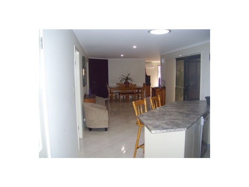 15 Lakeridge Dr, Dundowran QLD 4655