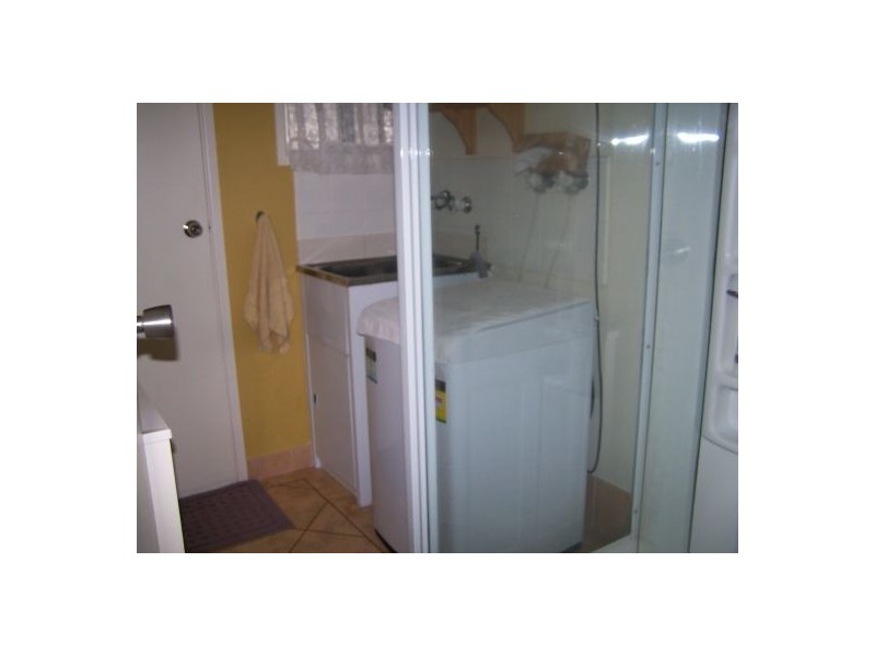 R1 26 Corser St, Point Vernon QLD 4655