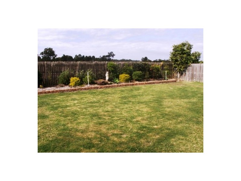 143 Ibis Blvd, Eli Waters QLD 4655