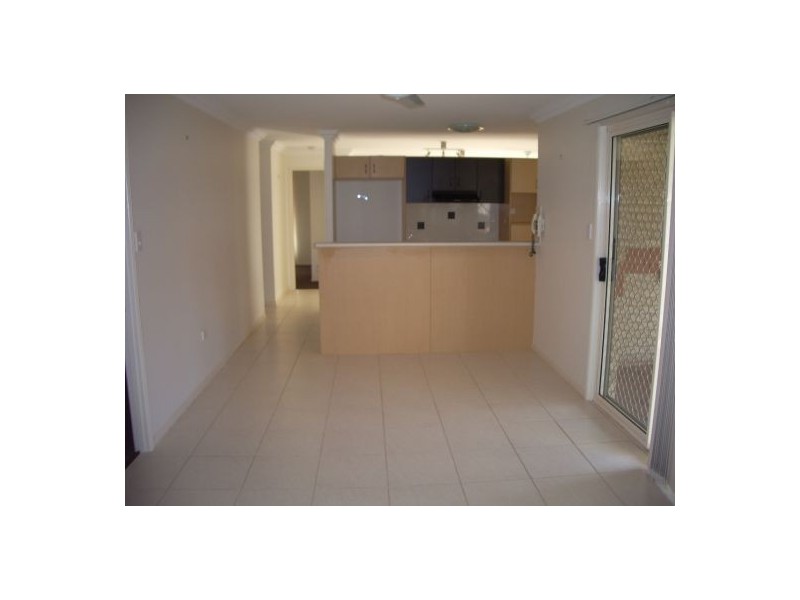 2/1 Daintree Drive, Torquay QLD 4655