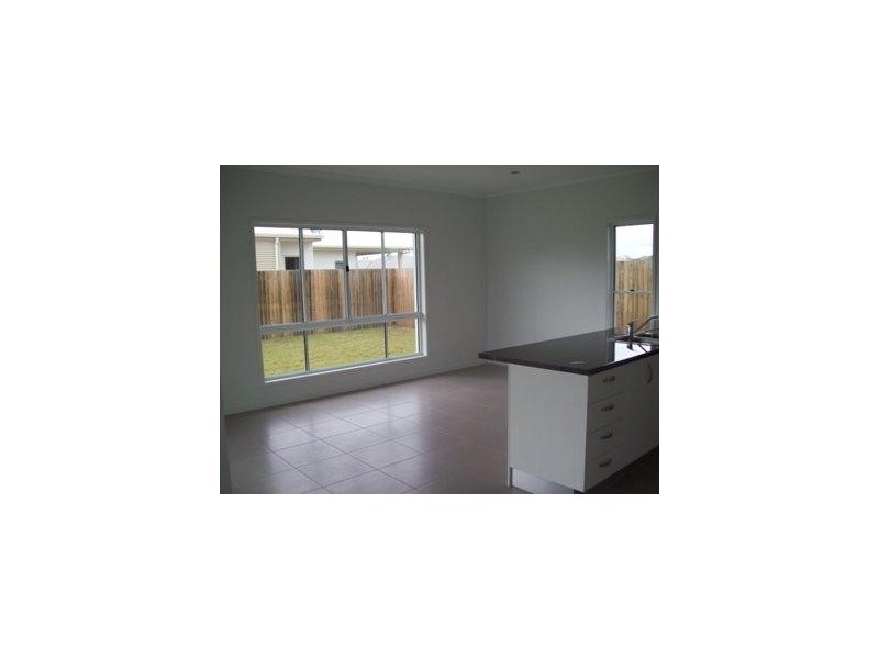 2/5 Seaway Parade, Hervey Bay QLD 4655