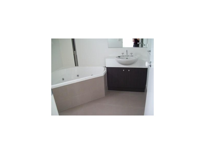 2/5 Seaway Parade, Hervey Bay QLD 4655