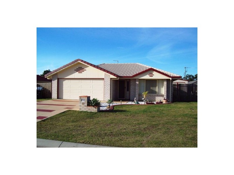 22 Topaz Circuit, Urangan QLD 4655