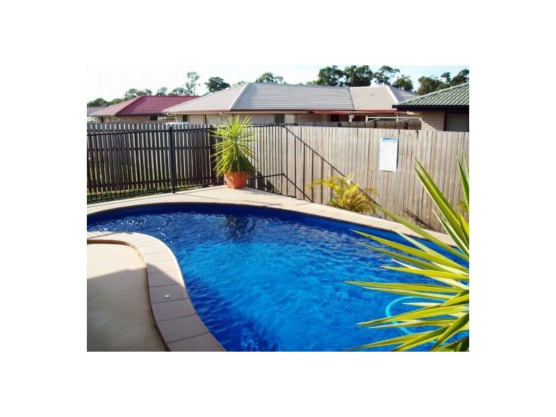 22 Topaz Circuit, Urangan QLD 4655