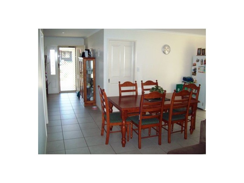 22 Topaz Circuit, Urangan QLD 4655