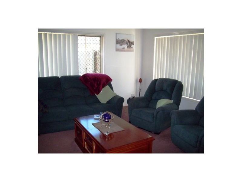 22 Topaz Circuit, Urangan QLD 4655