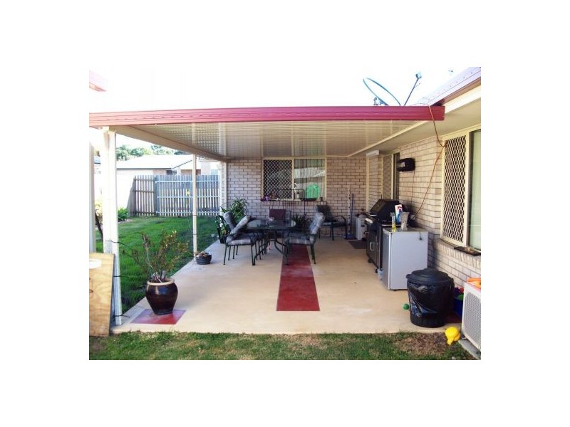 22 Topaz Circuit, Urangan QLD 4655