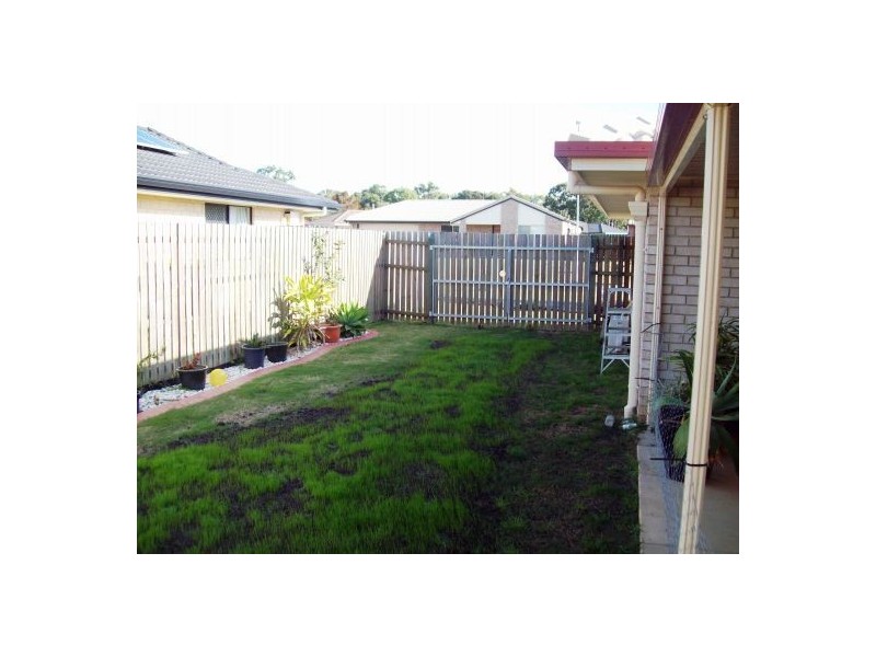 22 Topaz Circuit, Urangan QLD 4655