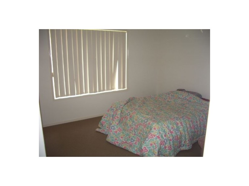 2/4 Jade Court, Urangan QLD 4655