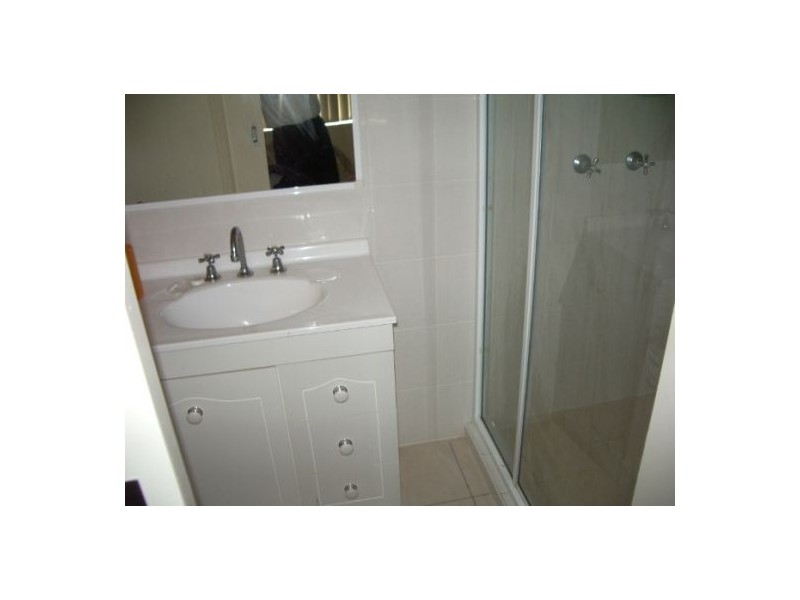 2/4 Jade Court, Urangan QLD 4655