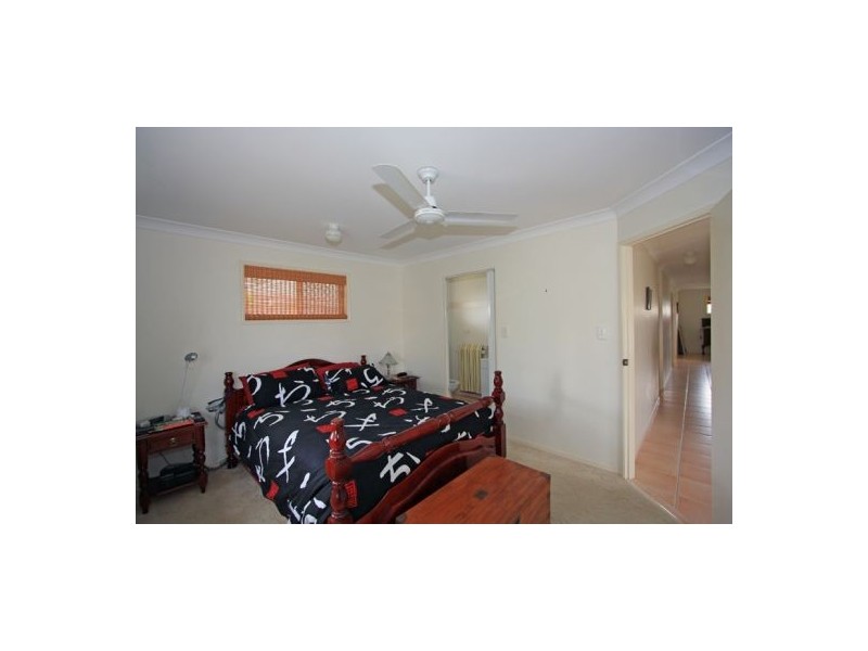 7 Sonder St, Urangan QLD 4655