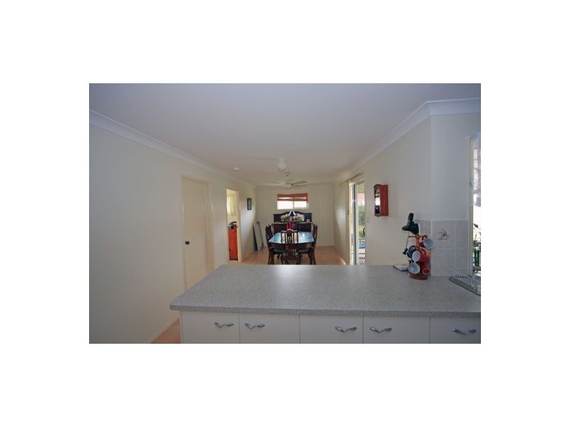 7 Sonder St, Urangan QLD 4655