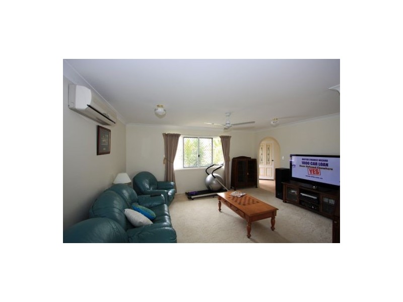 7 Sonder St, Urangan QLD 4655