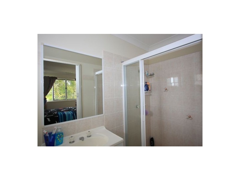 7 Sonder St, Urangan QLD 4655