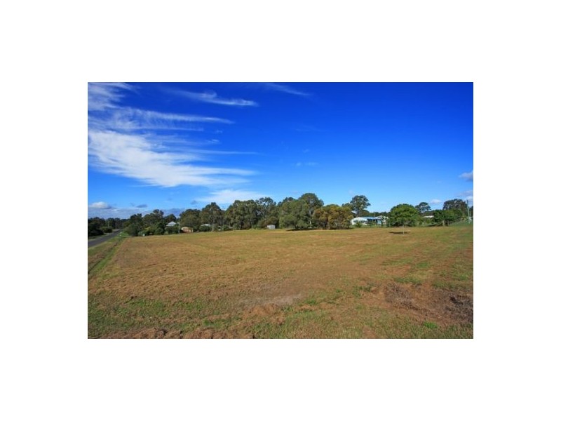 51 SEAVIEW DR, Booral QLD 4655