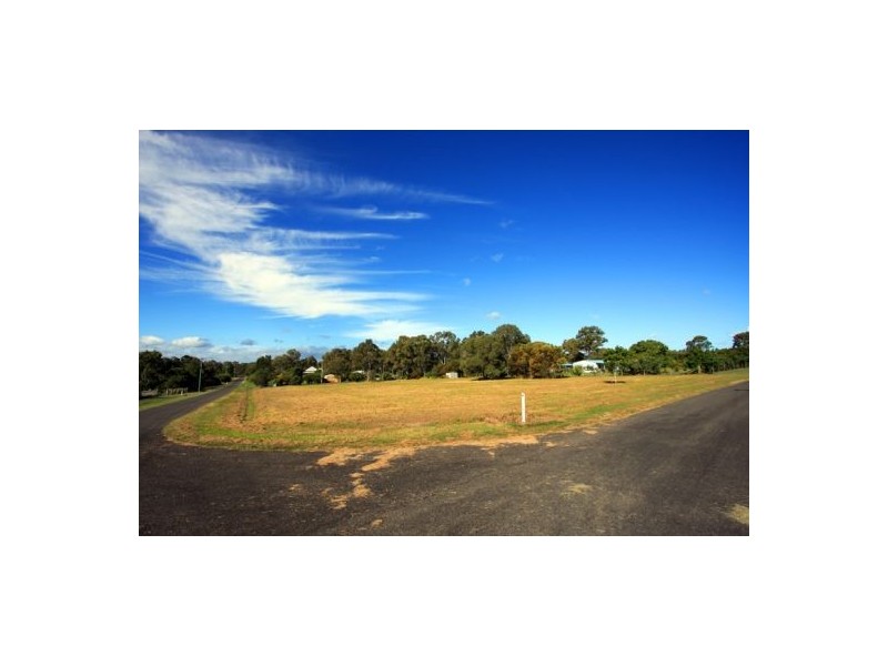 51 SEAVIEW DR, Booral QLD 4655