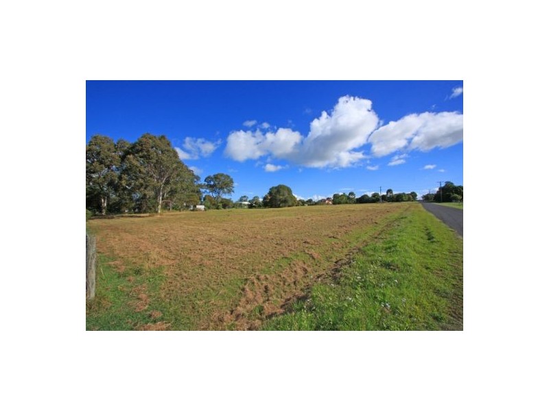 51 SEAVIEW DR, Booral QLD 4655