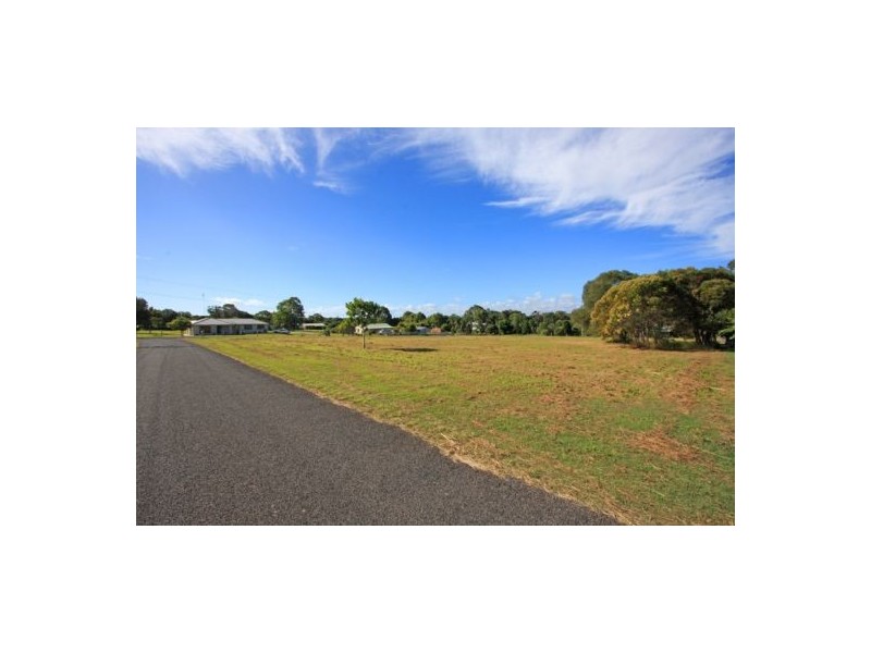 51 SEAVIEW DR, Booral QLD 4655