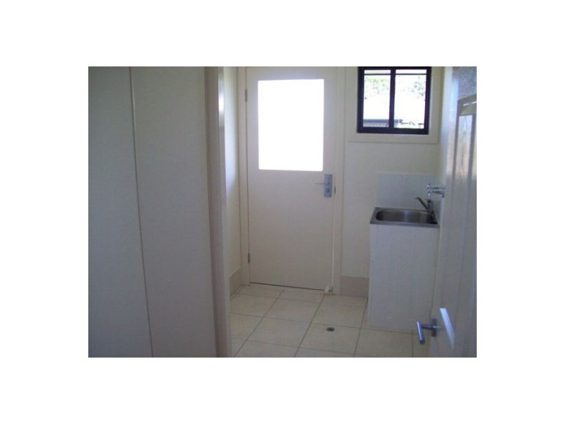 8 Whipbird Ct, Urangan QLD 4655