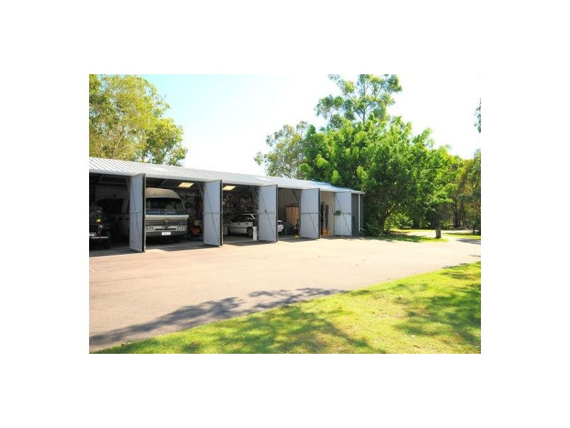 2 Senor Avenue, Urangan QLD 4655