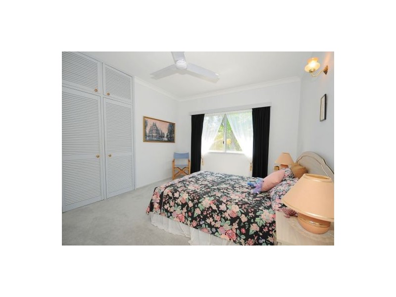 2 Senor Avenue, Urangan QLD 4655