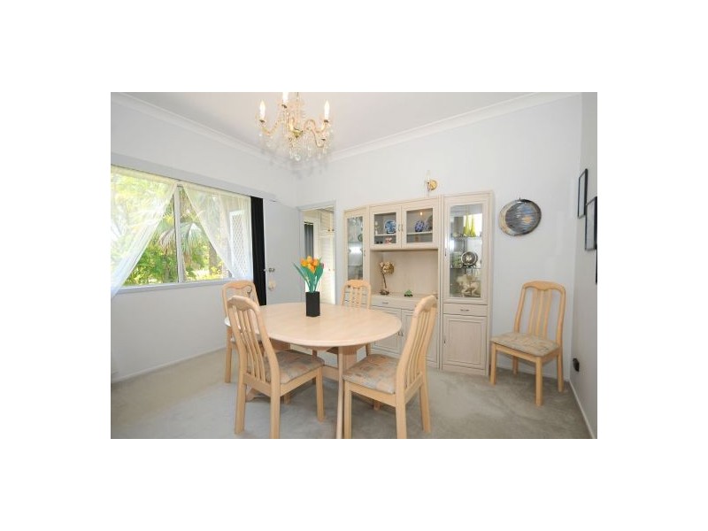 2 Senor Avenue, Urangan QLD 4655