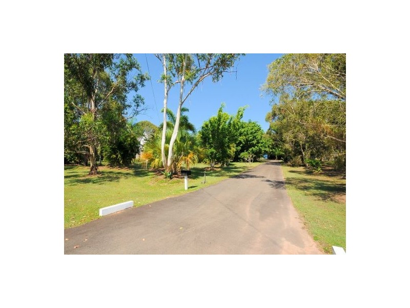 2 Senor Avenue, Urangan QLD 4655