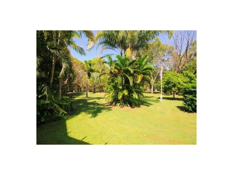 2 Senor Avenue, Urangan QLD 4655