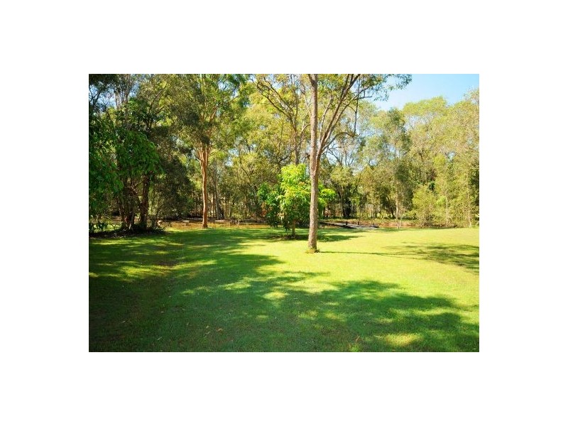 2 Senor Avenue, Urangan QLD 4655