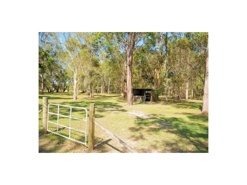 2 Senor Avenue, Urangan QLD 4655