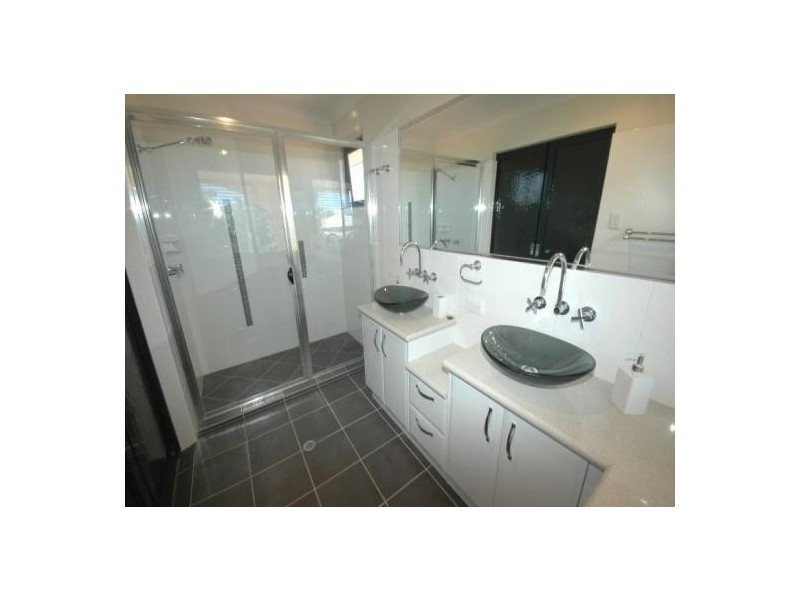 168B Long Street, Point Vernon QLD 4655
