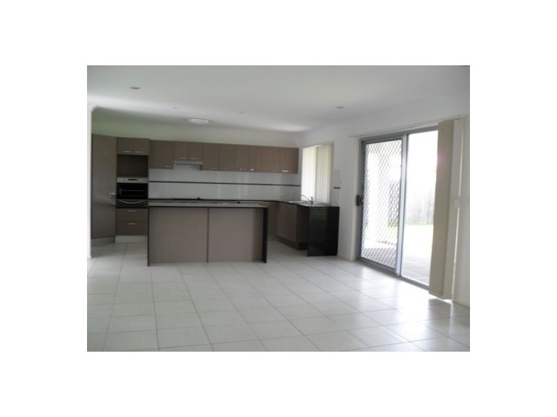 10 Fishburn Way, Eli Waters QLD 4655