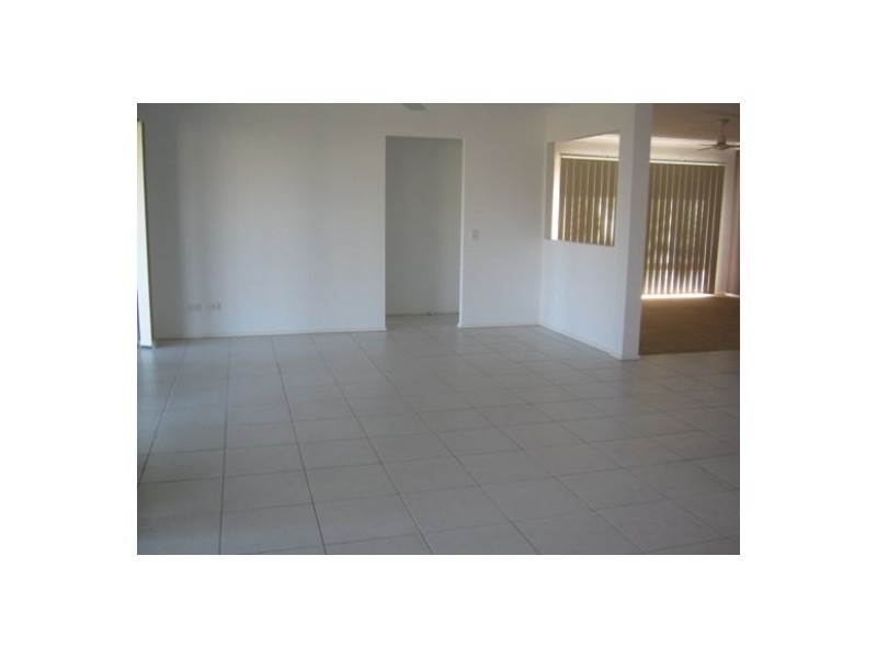 10 Fishburn Way, Eli Waters QLD 4655