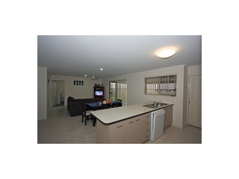 7 MIA CT, Nikenbah QLD 4655
