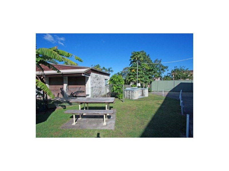 4/445 Esplanade, Torquay QLD 4655